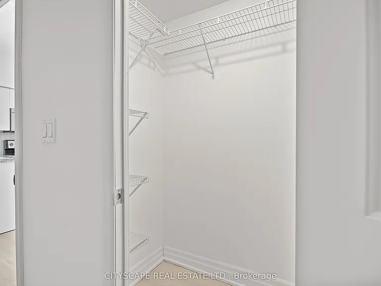370 Wallace Ave #501 — Photo 29