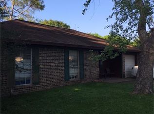 617 E Plum St, Angleton, TX 77515