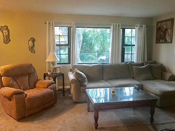 2nd image of 2528 Hazel Dr