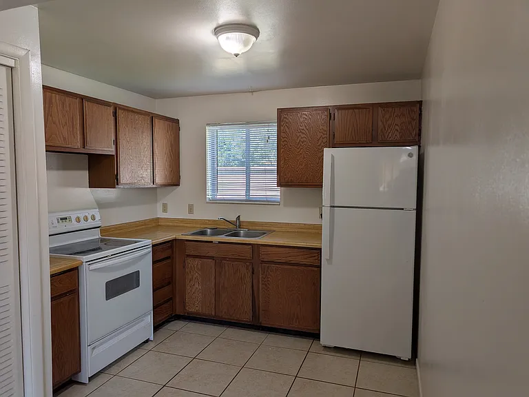 1347 E Fort Union Blvd #16 — Photo 3