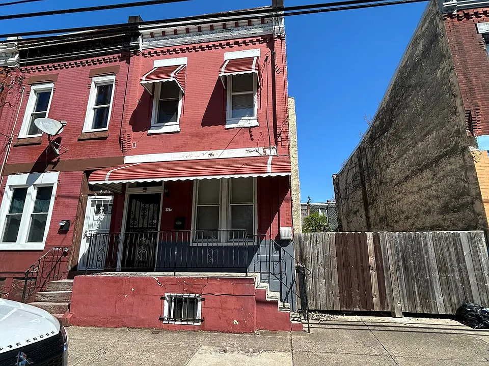 2225 N 17th St