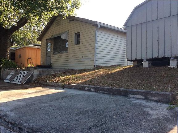 4th image of 1622 Salmon St