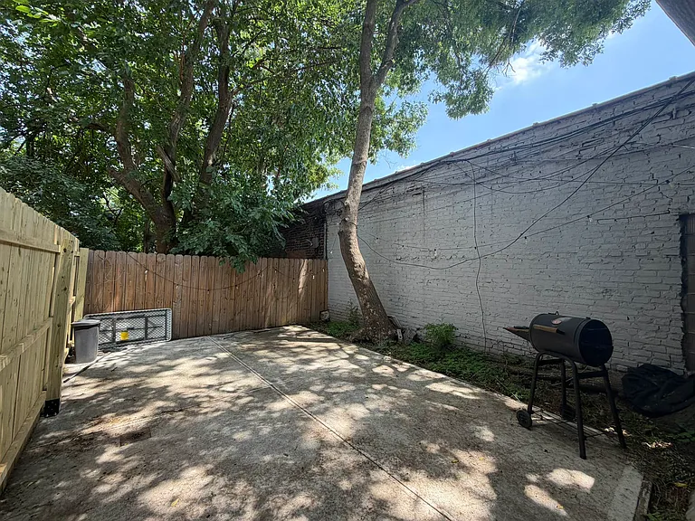 230 Boerum St #1F — Photo 6