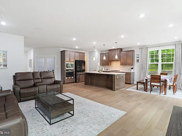 411 W Ponds Edge Dr — Photo 20