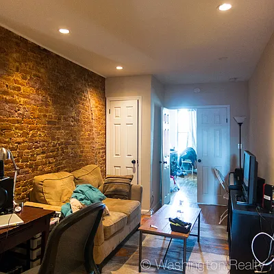 Rented by Washington Realty Corp. | media 25