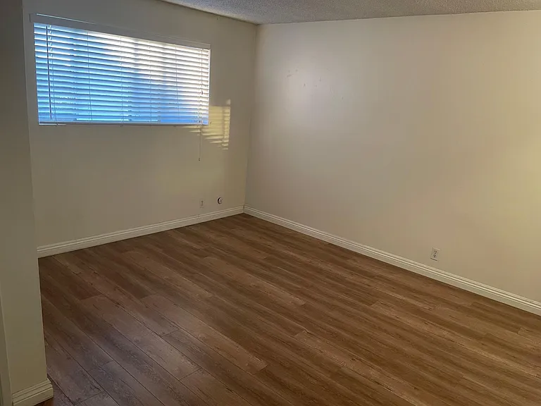 2501 W Redondo Beach Blvd — Photo 6