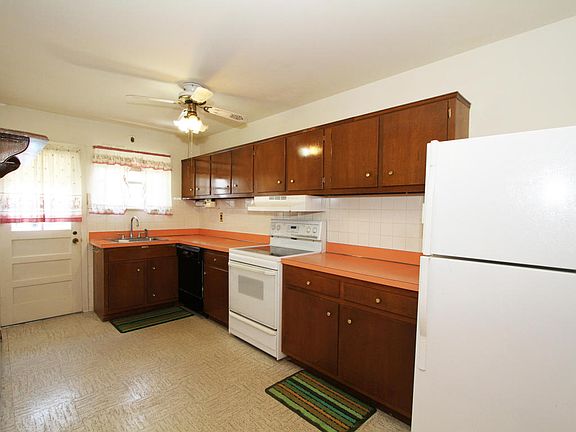2nd image of 1748 Mount Idenburg Ln