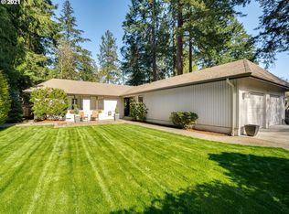 4350 Upper Dr, Lake Oswego, OR 97035
