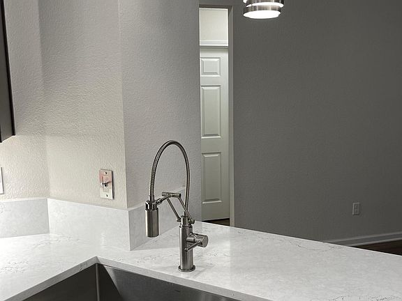 4th image of 6121 Judy Dr