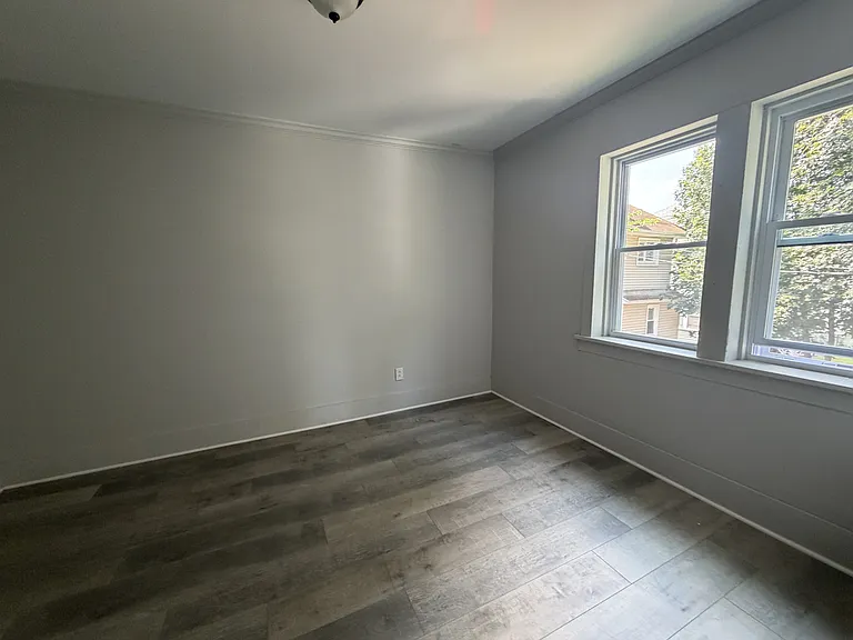 884 Bay St #8 — Photo 3