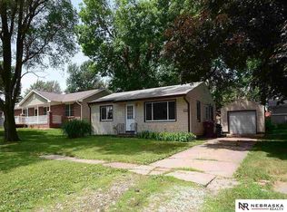 120 N 5th St, Elmwood, NE 68349