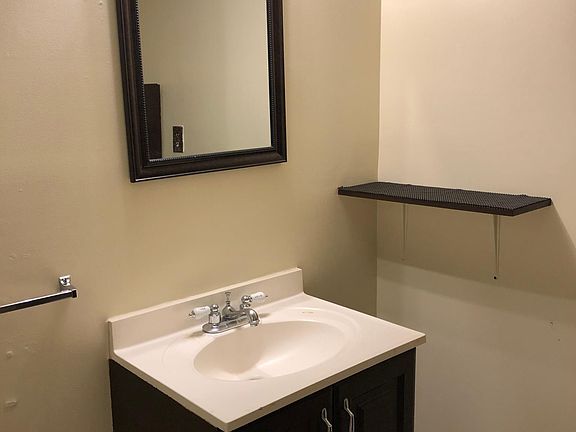 3rd image of 2665 Moss Ln SE