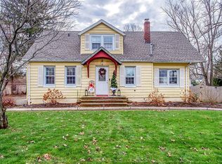 251 Oak Hill Rd, Red Bank, NJ 07701