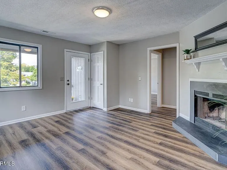 4155 Spirea Dr #D — Photo 4