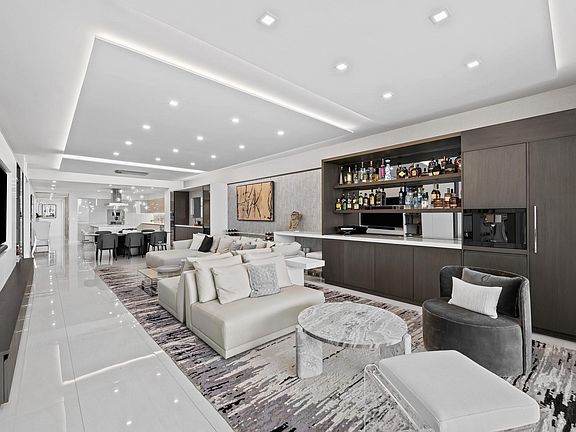 3rd image of 435 Bayshore Drive #PH3