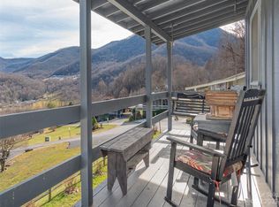 33 Flint Ln, Maggie Valley, NC 28751