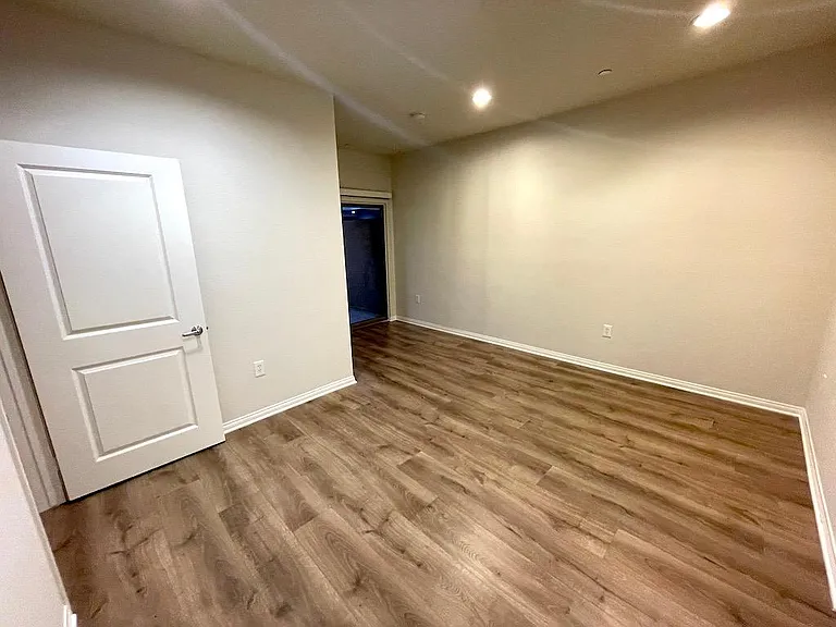 Master Bedroom to the large side patio.