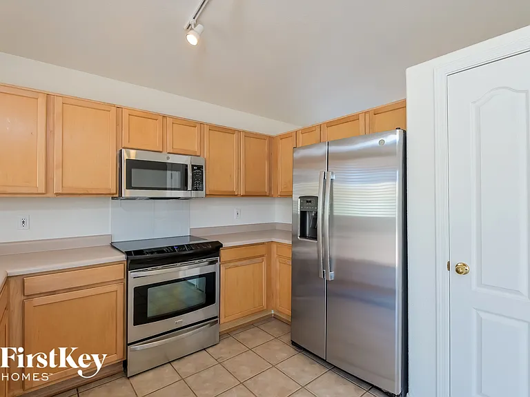 3114 S Vaughn Dr — Photo 5