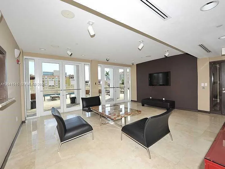 10 Aragon Ave #1216 — Photo 39