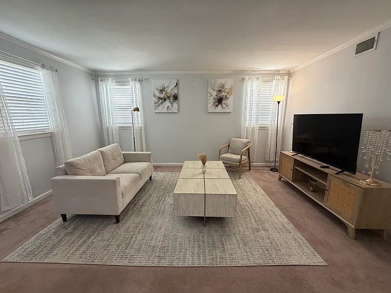 6108 Rosalie Ct — Photo 2