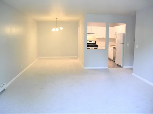 11160 Anderson Lakes Pkwy APT 203, Eden Prairie, MN 55344