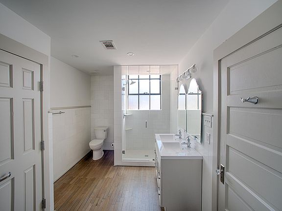 5th image of 709 W Magnolia Ave #217