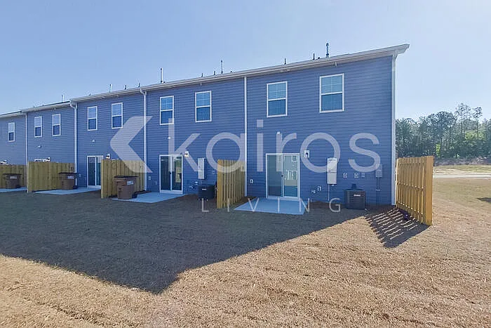 2541 Banyan Cir — Photo 18