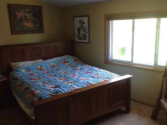 Master bed. 2nd floor