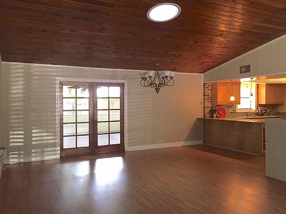 4th image of 870 Sugar Grove Ct