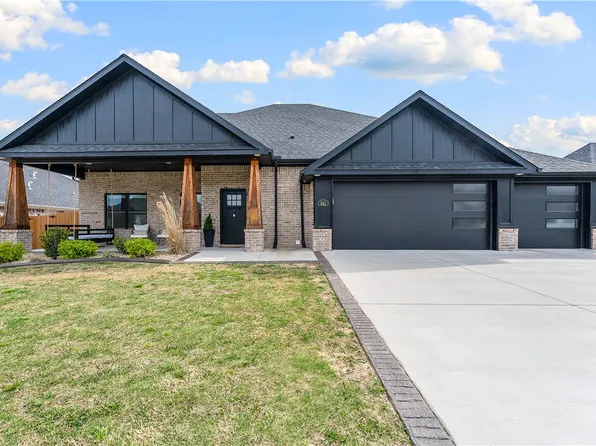 541 Bronco St, Centerton, AR 72719