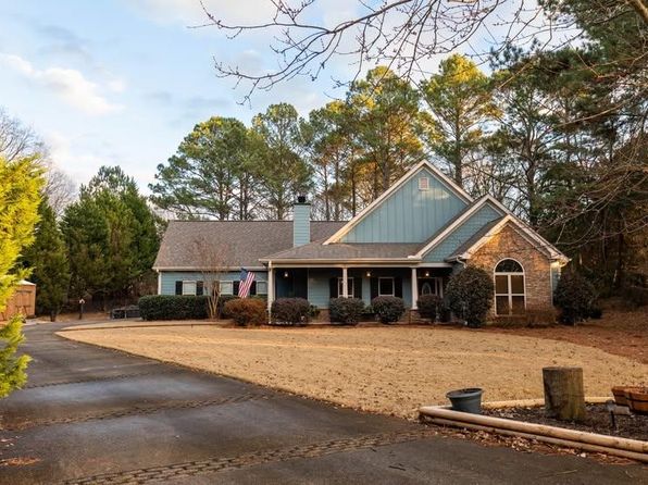 1221 Lew Dr, Monroe, GA 30655