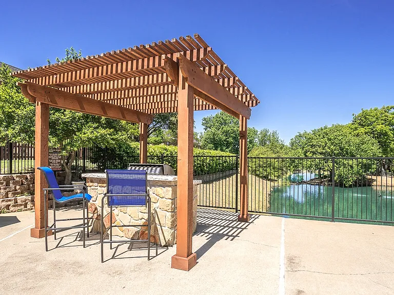 WatersEdge Denton Apartments — Photo 32