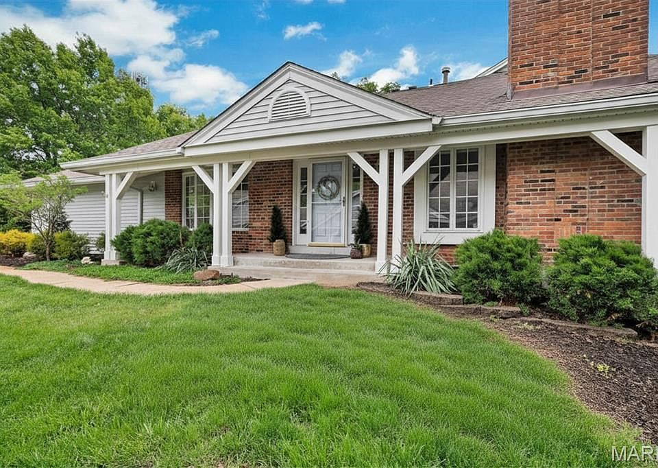 1st image of 14932 Manor Lake Dr