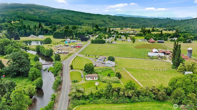 3rd image of 805 Elochoman Valley Road