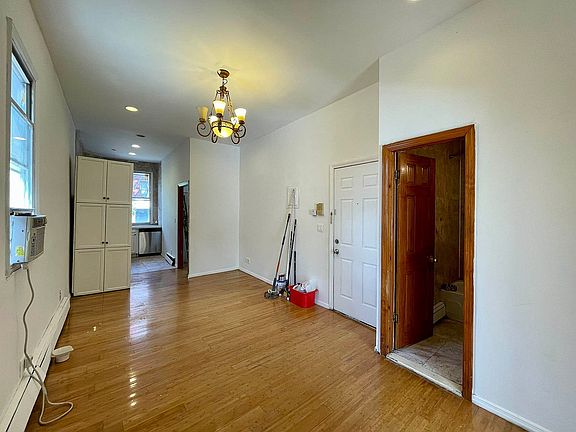 3rd image of 404 E 117th St APT 1