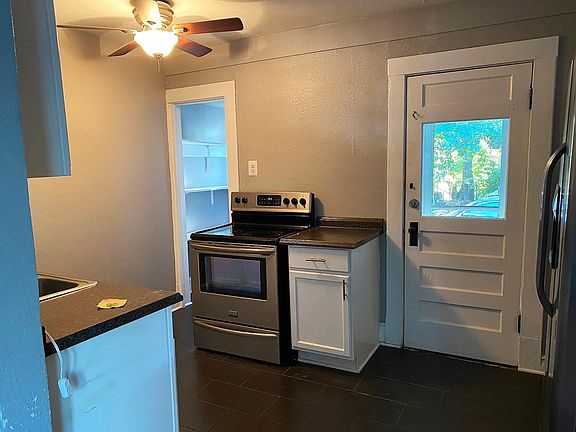 3rd image of 3821 Bell St APT 1