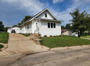 405 E Jefferson St, Knoxville, IA 50138