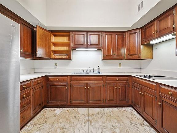 5th image of 519 Madison St #A
