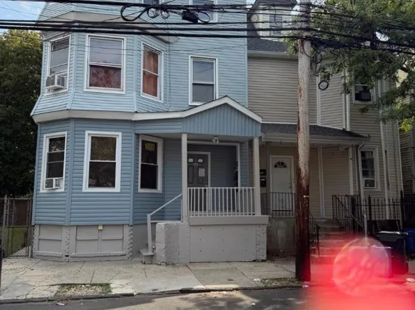 92 S 8th St, Newark, NJ 07107