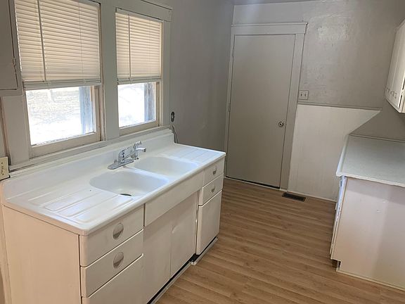 3rd image of 1519 Sacramento St