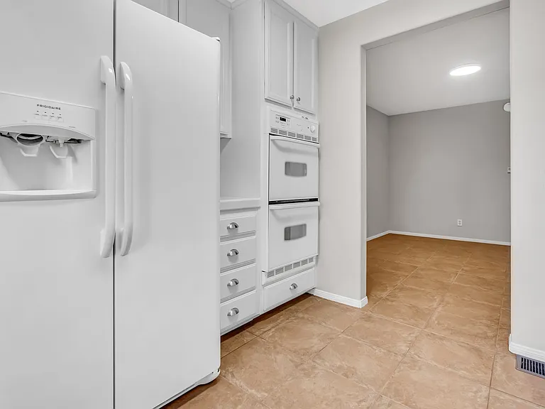 315 Westlake Vista Ln — Photo 39