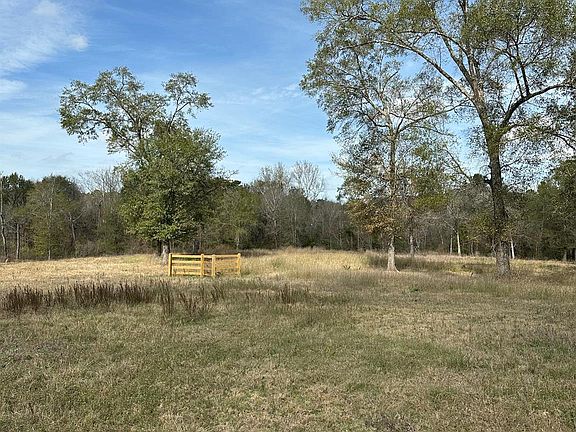 3rd image of 4761 Jackson Rd