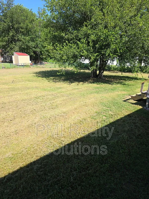 3 bed, 2.0 bath, 980 sqft, $950 — Photo 4