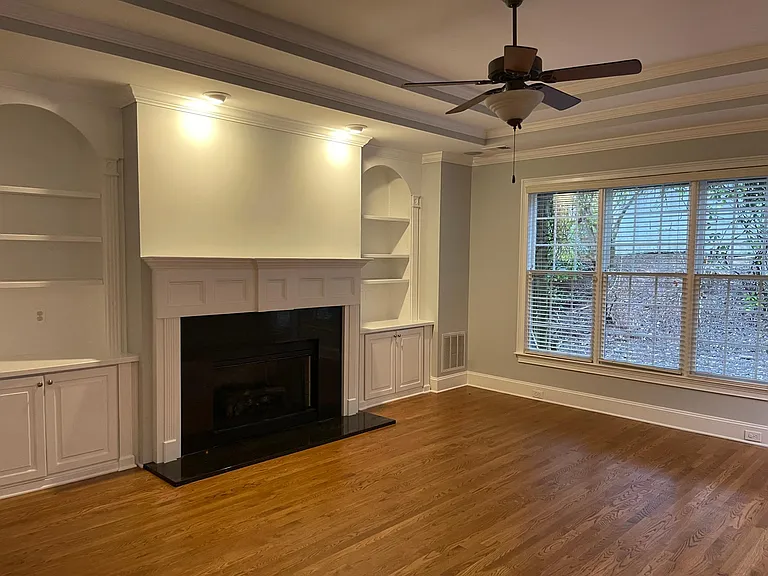 390 Wembley Cir — Photo 12