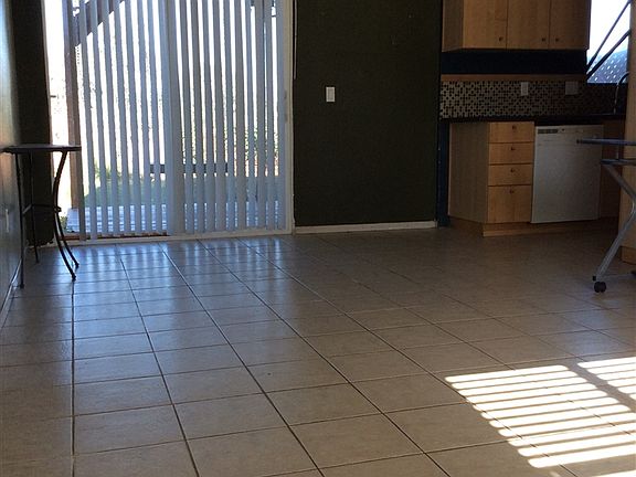 5th image of 2909 Menlo Ave