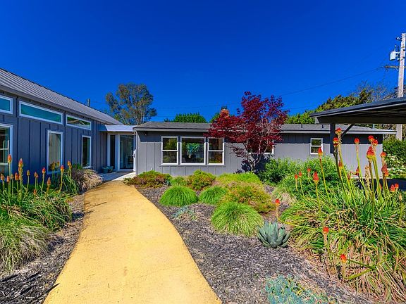 4th image of 2545 SE Acacia Avenue