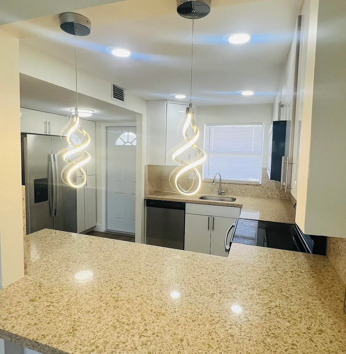 2 bed, 2.0 bath, 850 sqft, $1,875 — Photo 4