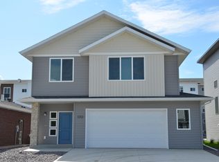 2713 10th St W, West Fargo, ND 58078