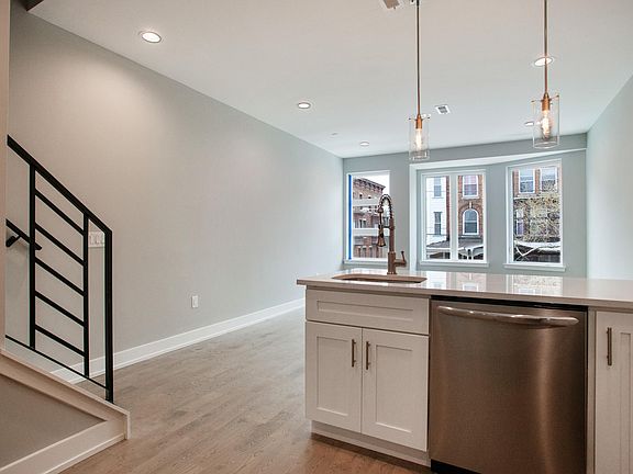 5th image of 2817 W Oxford St #2