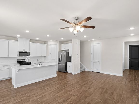 4th image of 3137 Galveston St